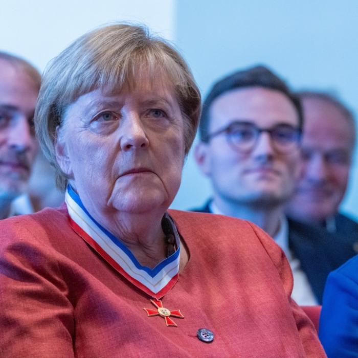 Altkanzlerin maßregelt Friedrich Merz nach 