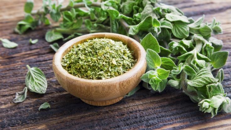 Aktuell wird ein Oregano-Gewürz zurückgerufen - das Produkt kann gesundheitsgefährdende Substanzen enthalten.