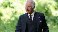 Das Outfit verrät's: König Charles III. weilt derzeit in Schottland und lässt unterdessen seine Residenzen in England im großen Stil entrümpeln.