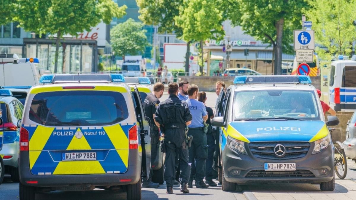 Bei den "Querdenker"-Demonstrationen in Berlin ist ein Mann kollabiert und anschlie&szlig;end in einem Krankenhaus gestorben. (Foto)