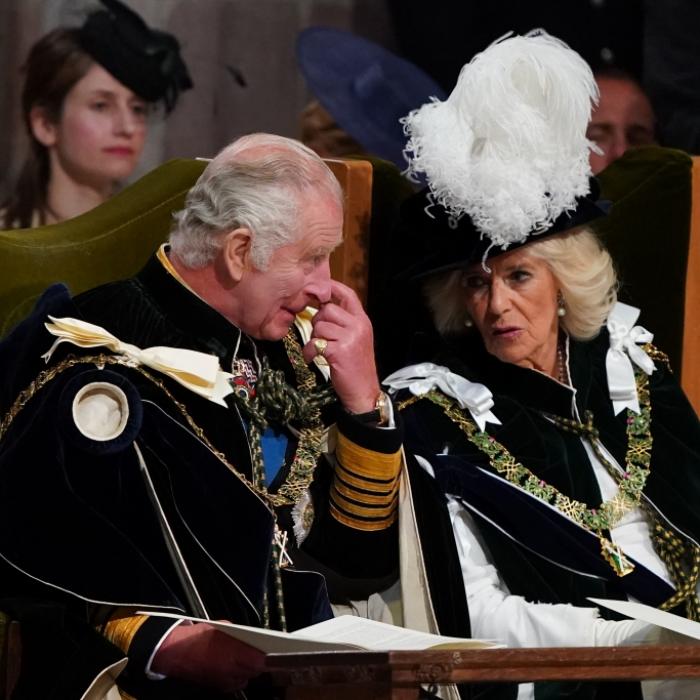 König knapp bei Kasse! Charles III. gehen MILLIONEN durch die Lappen