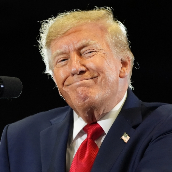 Während seines ersten Wahlkampfauftritts in Texas vor den Zwischenwahlen prahlte Donald Trump damit, gut Treppensteigen zu können.