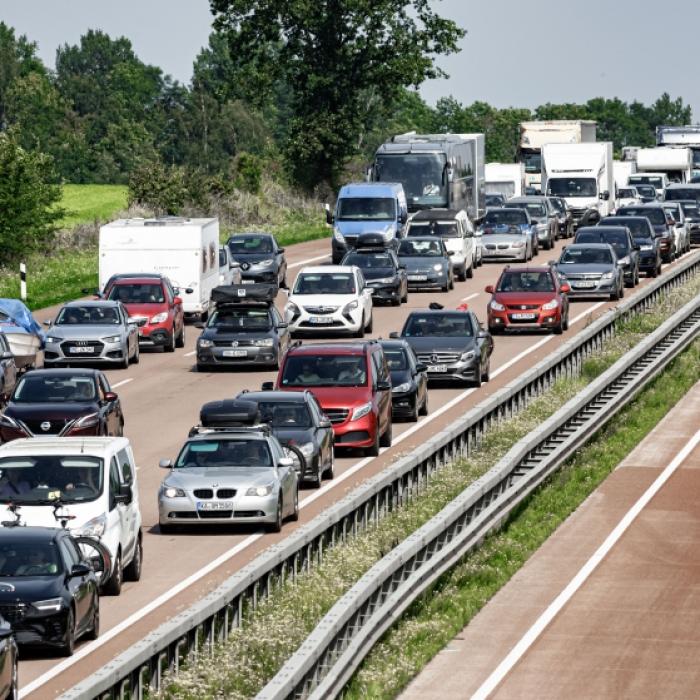 Autofahrer aufgepasst! Auf DIESEN Autobahnen droht heute Chaos pur