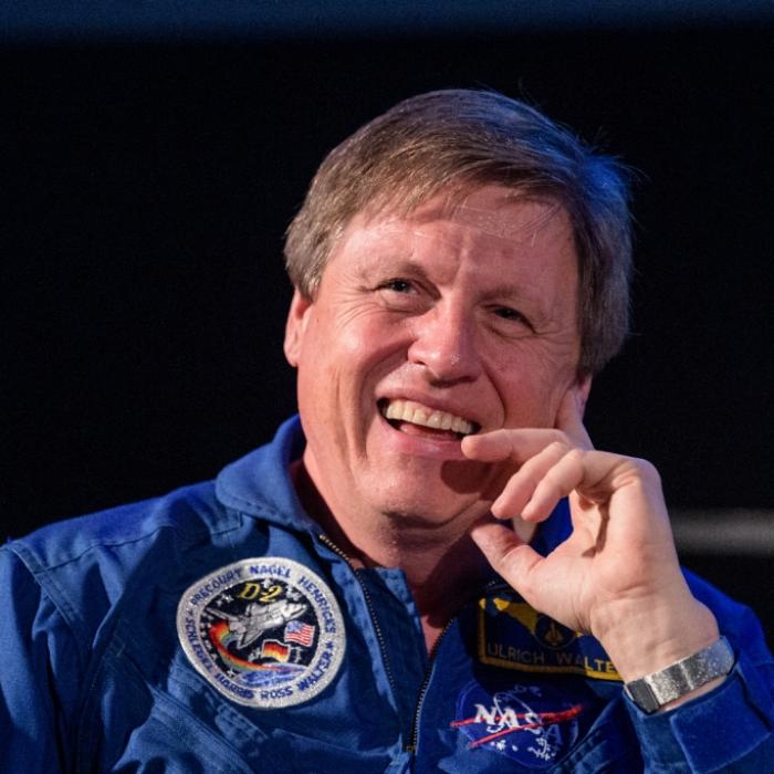 DIESE Frauen erden den deutschen Ex-Astronauten