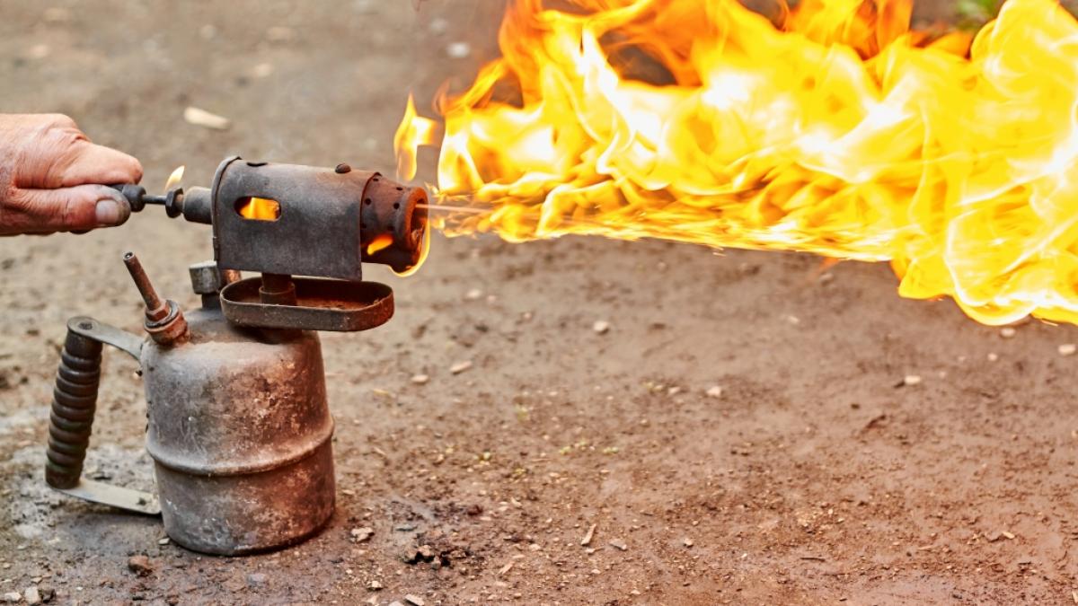 Ein zweij&auml;hriger Junge wurde mit einer L&ouml;tlampe gequ&auml;lt, ermordet und wie M&uuml;ll entsorgt - seinem M&ouml;rder droht nun die Todesstrafe (Symbolbild). (Foto)