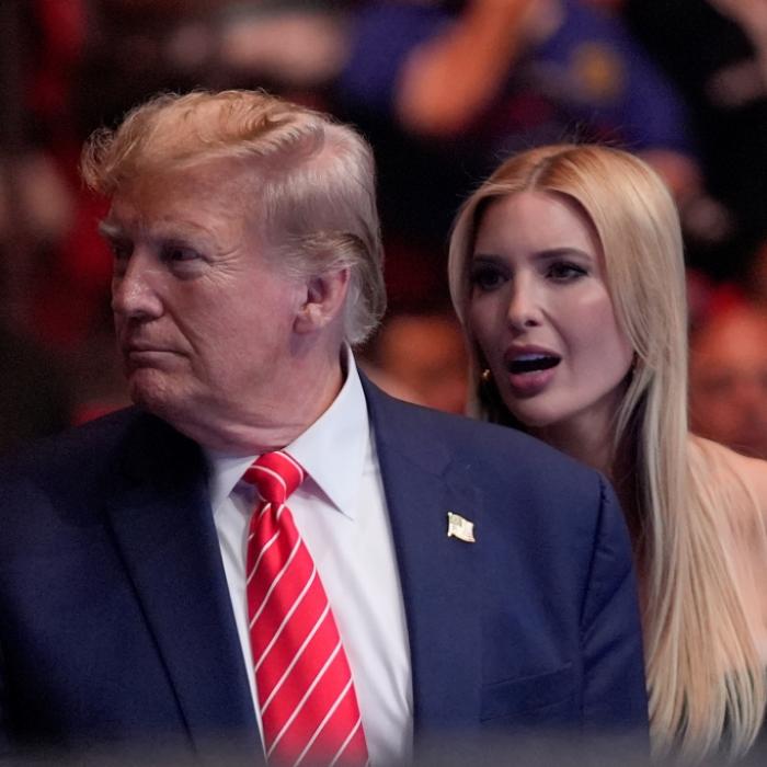 Ivanka stinksauer: Trump ignoriert Enkelsohn bei Auftritt