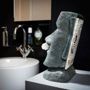 Hinter der schmucken Fassade des Großen Moai verbirgt sich eine handelsübliche Taschentücherbox.