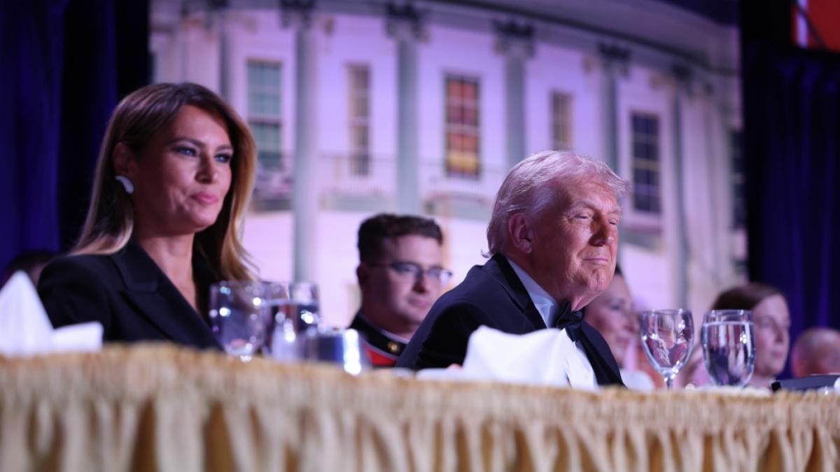 US-First Lady Melania Trump und US-Pr&auml;sident Donald Trump erlebten beim j&auml;hrlichen White House Correspondents' Dinner eine b&ouml;se &Uuml;berraschung, als ein Sch&uuml;tze das Feuer er&ouml;ffnete. (Foto)