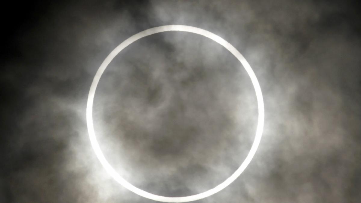 Am 2. Oktober 2024 wartet eine ringf&ouml;rmige Sonnenfinsternis am Himmel auf. (Foto)