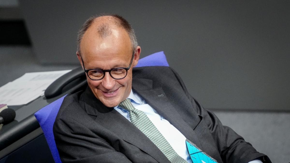 F&uuml;r Friedrich Merz wurde die Kanzler-Hymne "Wieder nach vorne" komponiert. (Foto)