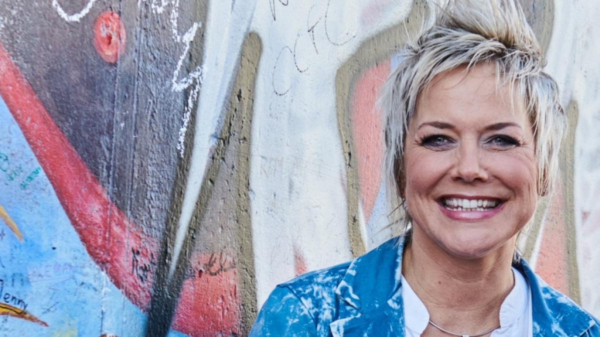 Inka Bause macht sich f&uuml;r Online-Dating stark und gibt Tipps f&uuml;r Singles ab 50. (Foto)