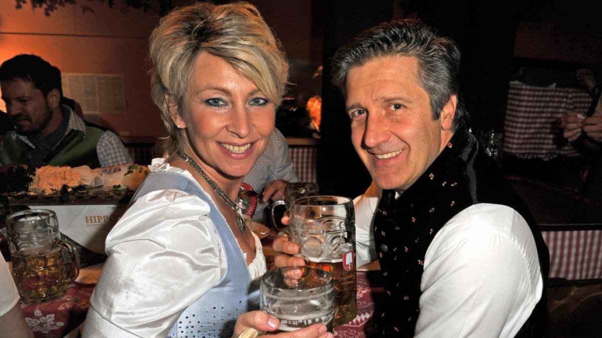 Claudia Jung und Ehemann Hans Singer im Jahr 2012. (Foto)