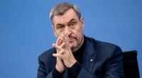 Markus Söder sucht nach Ideen für sein diesjähriges Kostüm bei der 