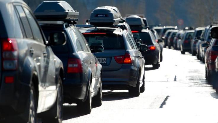 In den nächsten Tagen sorgen Wintersportler, die mit dem Auto reisen, wieder für volle Autobahnen in Richtung Alpen.