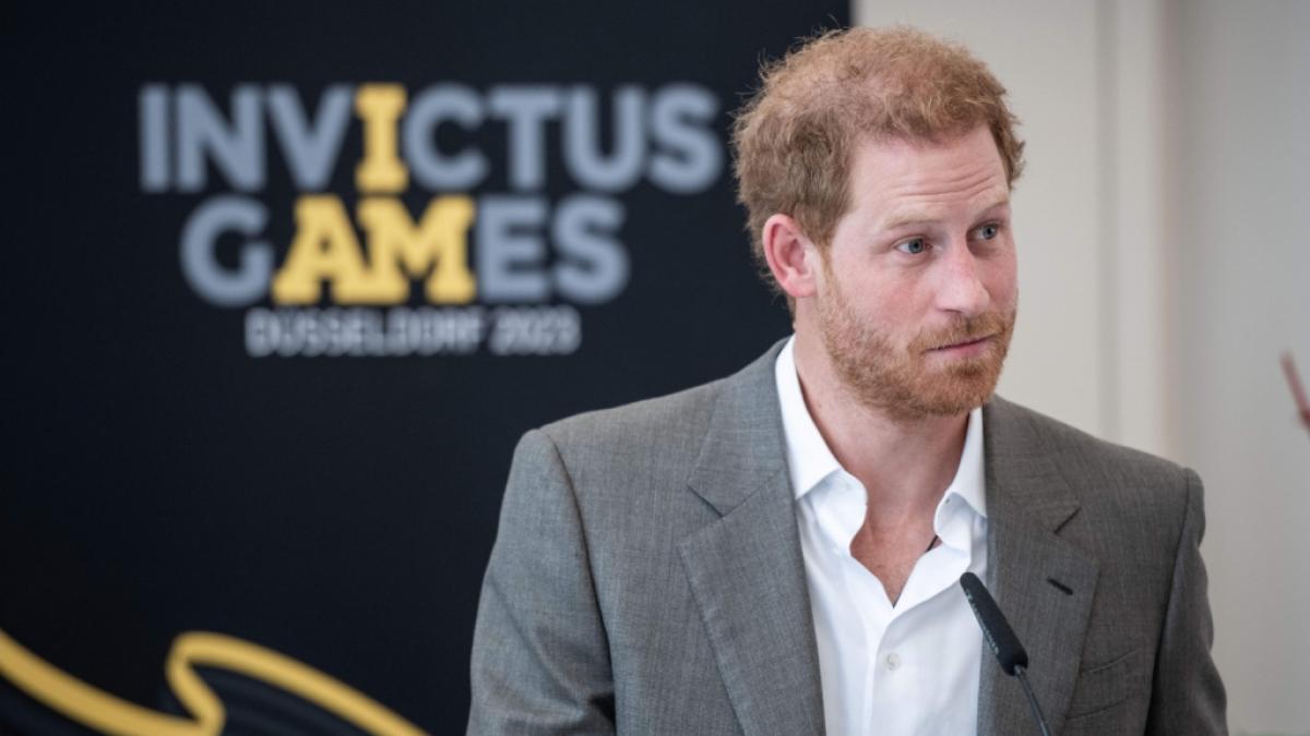 Gut m&ouml;glich, dass Prinz Harry bei den Invictus Games in D&uuml;sseldorf dumm aus der W&auml;sche guckt: Seine Ehefrau Meghan Markle ist aus dem Programm der Kriegsversehrten-Wettk&auml;mpfe spurlos verschwunden. (Foto)