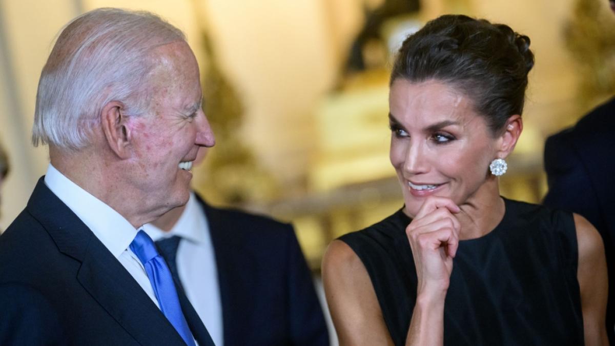 Joe Biden zeigte sich ganz innig beim Royals-Gala-Dinner mit K&ouml;nigin Letizia von Spanien.&nbsp; (Foto)