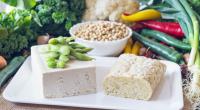 Tofu und Tempeh lassen sich vielfältig in der Küche einsetzen (Symbolfoto).