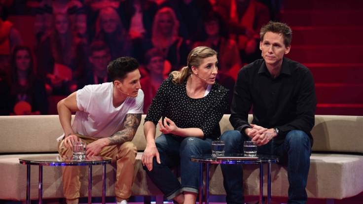 Wollen gegen die Moderatoren siegen: Marcel Nguyen (l.), Anni Friesinger (M.) und Frank Busemann (r.).