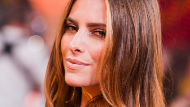 Sophia Thomalla zeigt, wie sehr sie Rock und Metal liebt.