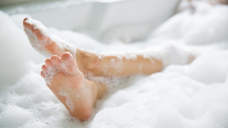 Aus Verzweiflung soll eine Mutter ihr Kind in der Badewanne ertränkt haben (Symbolbild).