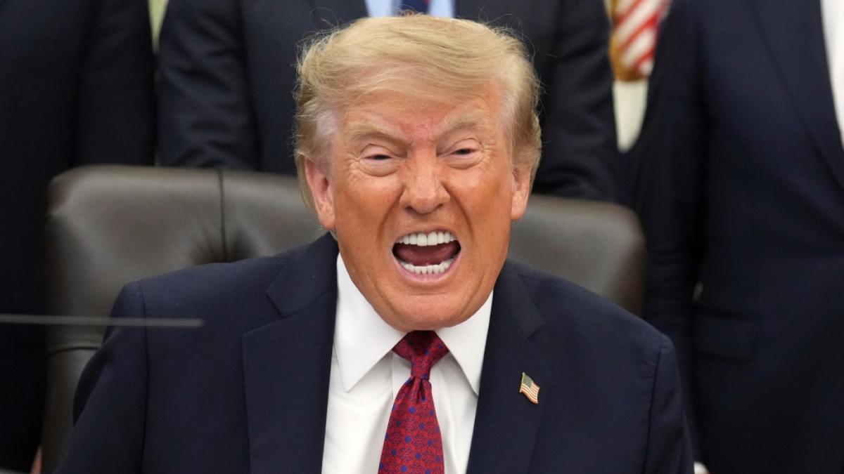 Donald Trump hat nach der &uuml;berraschenden R&uuml;ckkehr von Prinz Harry und Meghan Markle nach Gro&szlig;britannien gegen die Exil-Royals nachgetreten. (Foto)