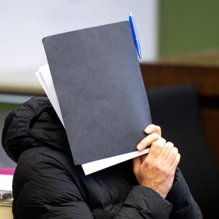 Jugendliche in Kabine vergewaltigt? Fußballtrainer vor Gericht