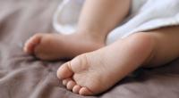 Eine Mutter hat ihr fünf Monate altes Baby erstochen.