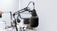 Trauer um Juergen Schulz: Der MDR-Moderator, bekannt aus Rundfunk und Fernsehen, ist im Alter von 76 Jahren gestorben (Symbolbild).