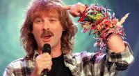 Wolfgang Petry hat sich von seinem Schlager-Image mit Freundschaftsbändchen verabschiedet und eine Typveränderung durchgemacht.