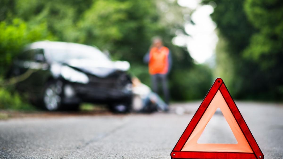 Bei einem Autounfall auf der B275 sind eine Mutter und ihr Sohn gestorben. (Foto)