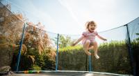Weil es von seinen Pflegeeltern gezwungen worden war, stundenlang Trampolin zu springen, ist ein Mädchen (8) im texanischen Odessa gestorben.