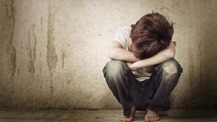 Ein erst sechs Jahre alter Junge wurde von einer 28-Jährigen auf abscheuliche Weise missbraucht (Symbolfoto).