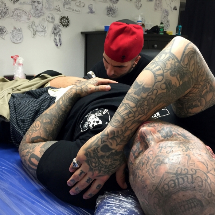 Körperkult extrem! Wenn ein Tattoo nicht mehr reicht