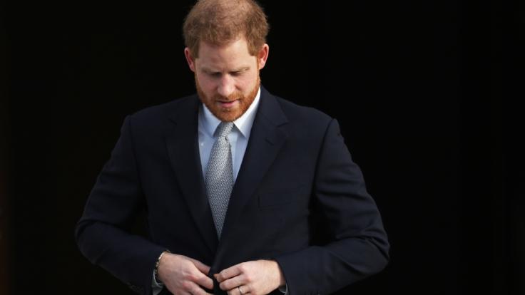Traurige Nachrichten für die Royals: Ein früherer Schulkamerad von Prinz Harry und Prinz William ist bei einer Messer-Attacke in London ums Leben gekommen.