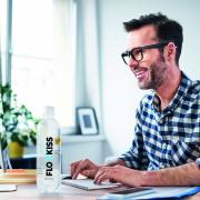 FLOWKISS kann bei der Arbeit, beim Sport oder zwischendurch getrunken werden.