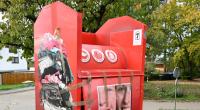 Die Frau konnte sich nicht aus dem Altkleider-Container befreien und starb.
