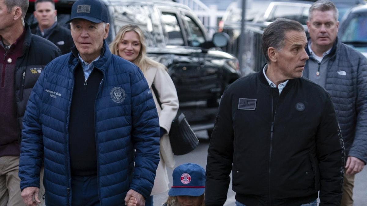 Jahrelang wollte Joe Biden seinem Sohn Hunter nicht aus der juristischen Patsche helfen - kurz vor Ende seiner Amtszeit hat es sich der US-Pr&auml;sident &uuml;berraschend anders &uuml;berlegt. (Foto)