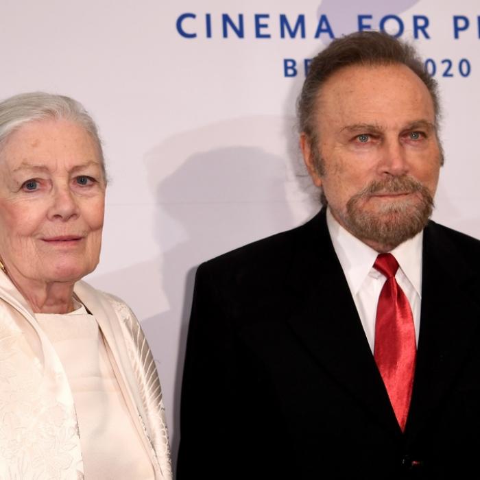 Liebesglück im zweiten Anlauf! So lebt die rüstige Filmlegende heute 