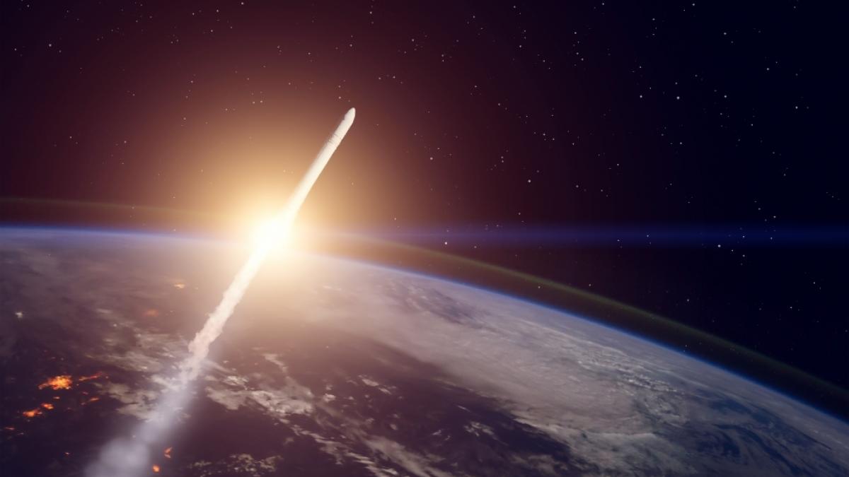 Eine chinesische Rakete st&uuml;rzt unkontrolliert auf die Erde herab. (Symbolfoto) (Foto)