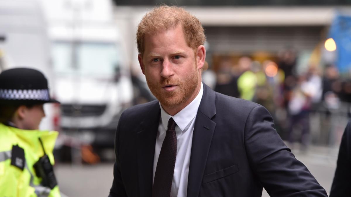Dass ausgerechnet sein Erzrivale von K&ouml;nig Charles III. bef&ouml;rdert wurde, d&uuml;rfte Prinz Harry heftig zusetzen. (Foto)