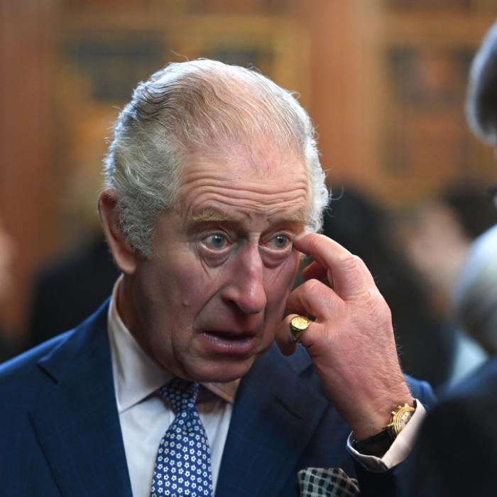 Royal schwer krank? Damit sorgt er für Wirbel