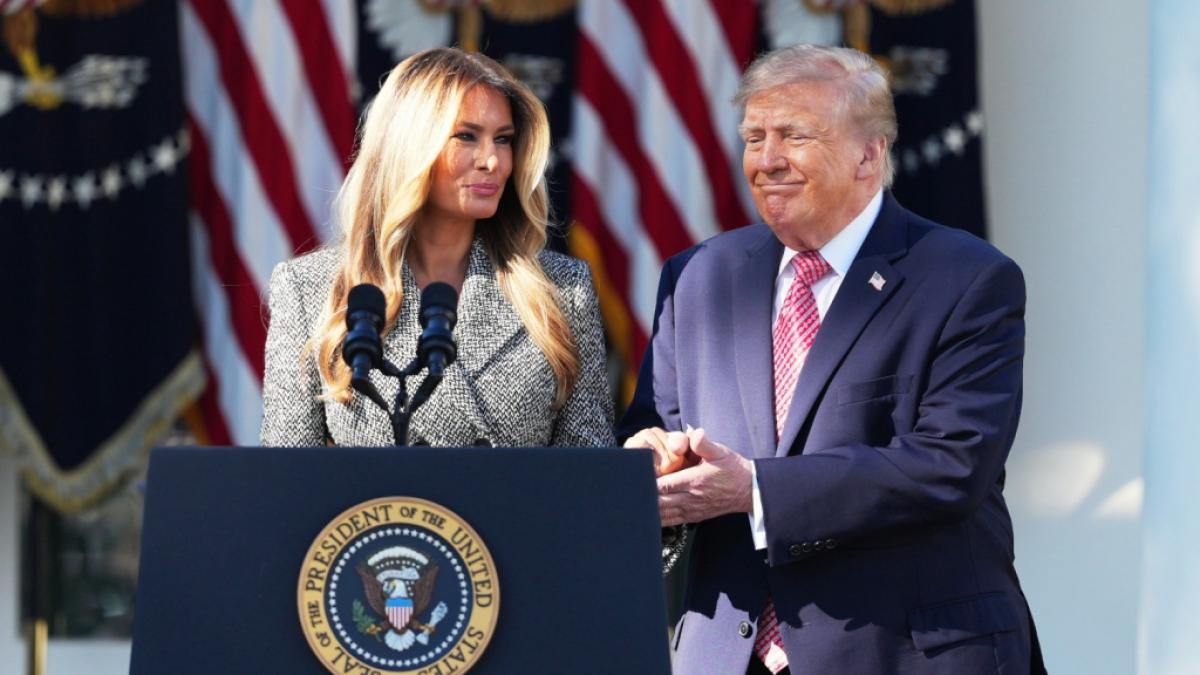 Kein Bussi f&uuml;r "The Don": Einen Ann&auml;herungsversuch des US-Pr&auml;sidenten blockte Melania Trump vor aller Augen ab. (Foto)