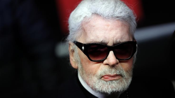 Modeschöpfer Karl Lagerfeld ist im Alter von 85 Jahren gestorben.