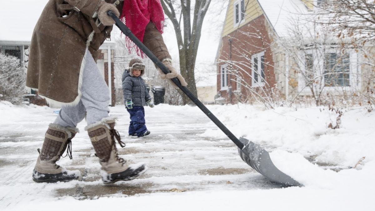 Wer im Winter nicht sorgf&auml;ltig r&auml;umt, riskiert, dass andere sich auf dem eigenen Grundst&uuml;ck schwer verletzen.&nbsp; (Foto)