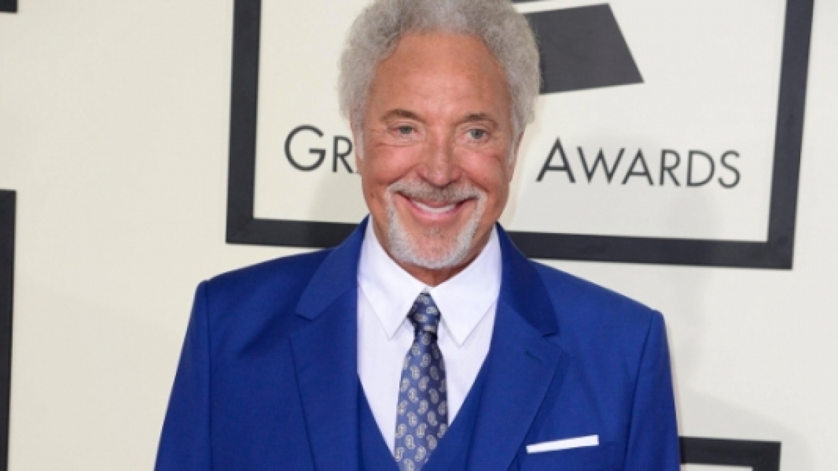 Tom Jones h&auml;lt zu seiner Frau Melinda. (Foto)