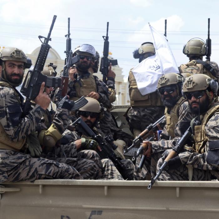 Taliban richten Mutter (30) mit Baby im Arm hin