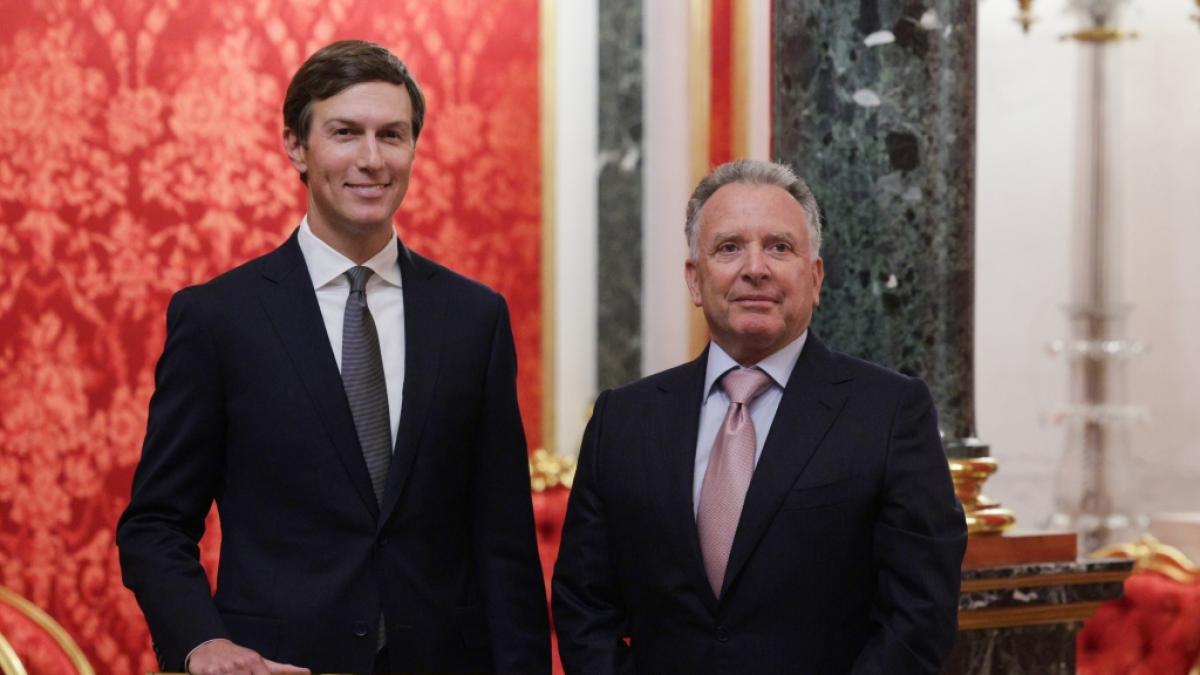 Jared Kushner (l.) und Steve Witkoff (r.) im Senatspalast des Kremls in Moskau. (Foto)