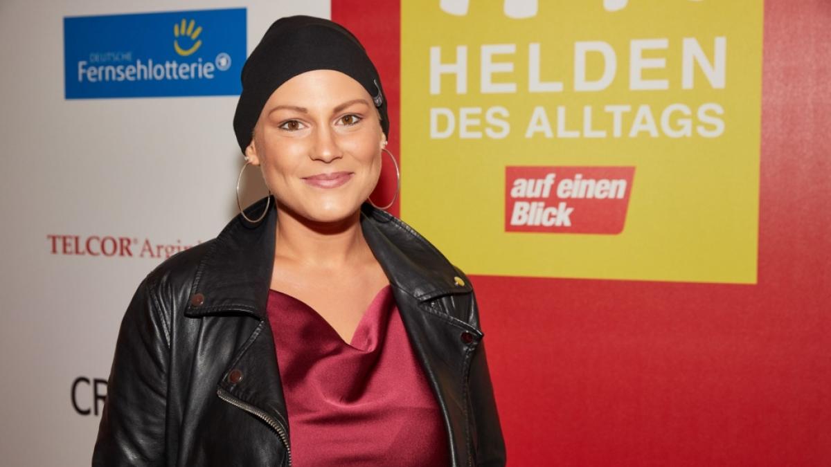 Die Influencerin Mia de Vries hat den Kampf gegen den Krebs verloren. Auf Instagram gibt ihr Ehemann ein herzzerrei&szlig;endes Update. (Foto)