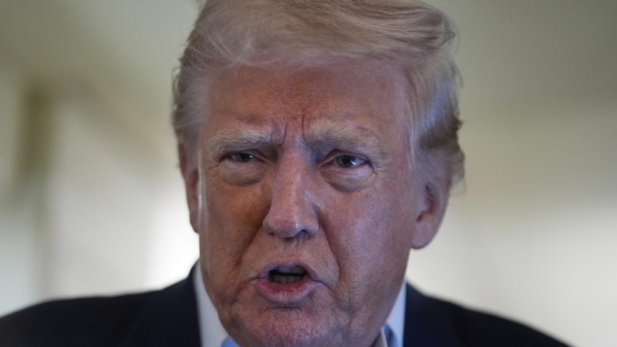 Donald Trump droht der US-Supermarktkette Walmart. (Foto)