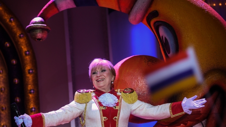 Margit Sponheimer (75) auf der Bühne bei